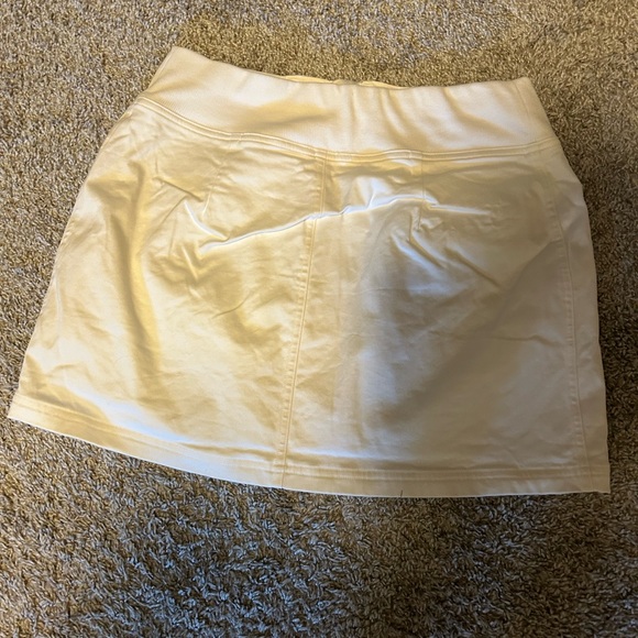 ALO Yoga Women's night out cargo skirt - Picture 3 of 3